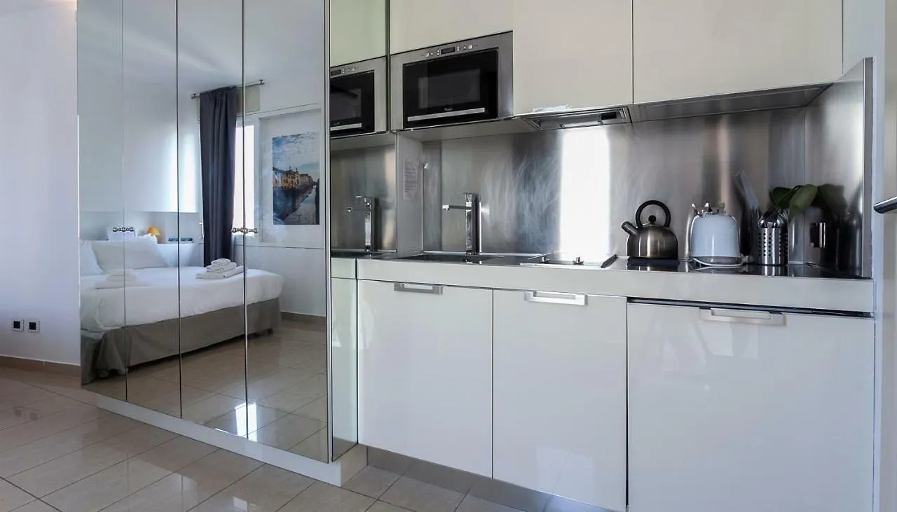 Italianway-Santa Radegonda Apartment Milan 0*,  Italy